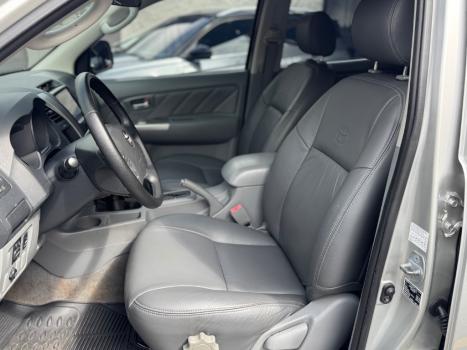 TOYOTA Hilux Caminhonete 3.0 4P 4X4 SRV TURBO DIESEL CABINE DUPLA AUTOM�TICO, Foto 8