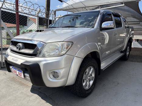 TOYOTA Hilux Caminhonete 3.0 4P 4X4 SRV TURBO DIESEL CABINE DUPLA AUTOM�TICO, Foto 1