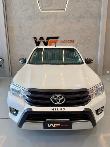 TOYOTA Hilux Caminhonete 2.8 4P 4X4 DIESEL CABINE DUPLA, Foto 2