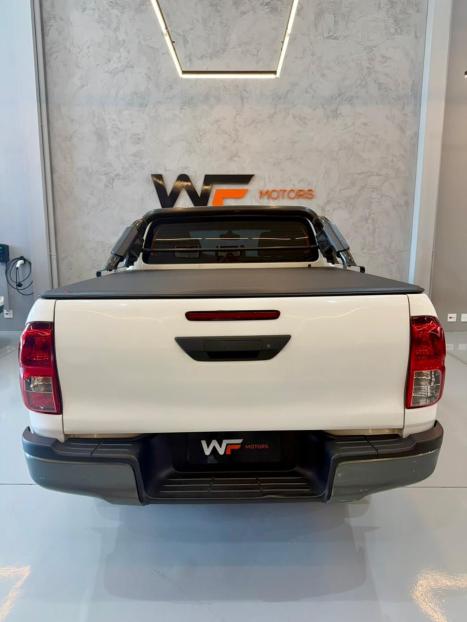 TOYOTA Hilux Caminhonete 2.8 4P 4X4 DIESEL CABINE DUPLA, Foto 3