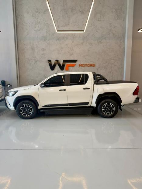 TOYOTA Hilux Caminhonete 2.8 4P 4X4 DIESEL CABINE DUPLA, Foto 4