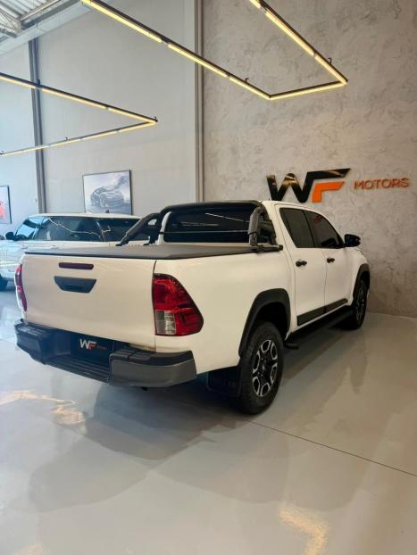 TOYOTA Hilux Caminhonete 2.8 4P 4X4 DIESEL CABINE DUPLA, Foto 6