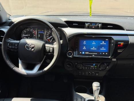 TOYOTA Hilux Caminhonete 2.8 16V SRX 4X4 TURBO DIESEL CABINE DUPLA AUTOM�TICO, Foto 8