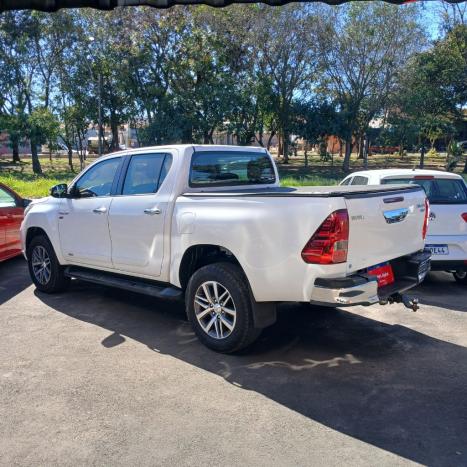 TOYOTA Hilux Caminhonete 2.7 16V 4P SRV FLEX CABINE DUPLA AUTOM�TICO, Foto 16