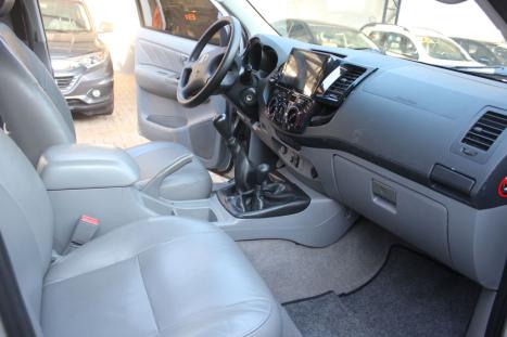 TOYOTA Hilux Caminhonete 3.0 4P SR 4X4 TURBO DIESEL CABINE DUPLA, Foto 11