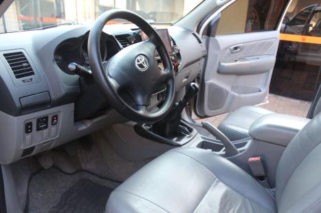 TOYOTA Hilux Caminhonete 3.0 4P SR 4X4 TURBO DIESEL CABINE DUPLA, Foto 12