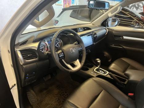 TOYOTA Hilux Caminhonete 2.8 16V SRV 4X4 DIESEL CABINE DUPLA AUTOM�TICO, Foto 4