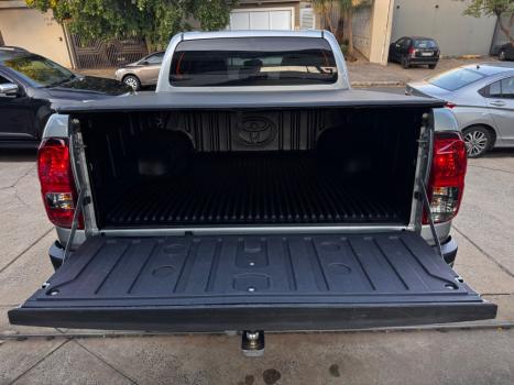 TOYOTA Hilux Caminhonete 2.7 16V 4P SRV FLEX CABINE DUPLA AUTOM�TICO, Foto 19