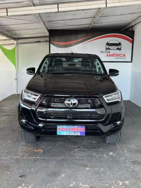TOYOTA Hilux Caminhonete 2.8 16V SRX 4X4 TURBO DIESEL CABINE DUPLA AUTOM�TICO, Foto 2