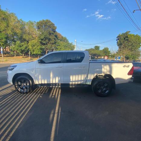 TOYOTA Hilux Caminhonete 3.0 4P SR TURBO DIESEL CABINE DUPLA, Foto 3