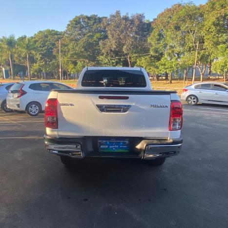 TOYOTA Hilux Caminhonete 3.0 4P SR TURBO DIESEL CABINE DUPLA, Foto 4