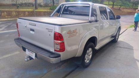 TOYOTA Hilux Caminhonete 3.0 4P 4X4 SRV TURBO DIESEL CABINE DUPLA AUTOM�TICO, Foto 4