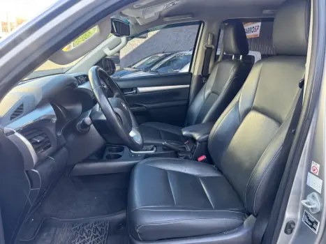 TOYOTA Hilux Caminhonete 2.7 16V 4P SRV FLEX 4X4  CABINE DUPLA AUTOM�TICO, Foto 8