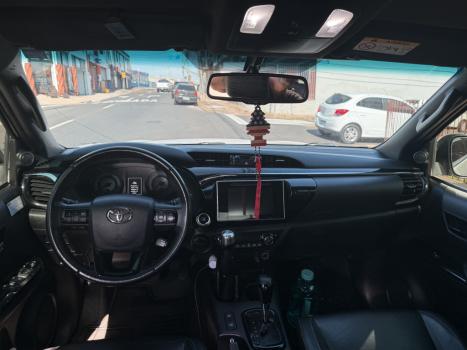 TOYOTA Hilux Caminhonete 2.8 16V 4P SR 4X4 DIESEL CABINE DUPLA AUTOM�TICO, Foto 4