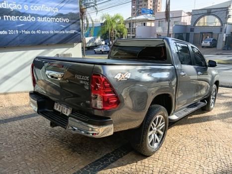 TOYOTA Hilux Caminhonete 2.8 16V SRX 4X4 DIESEL CABINE DUPLA AUTOM�TICO, Foto 11