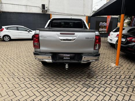 TOYOTA Hilux Caminhonete 2.8 16V SRV 4X4 DIESEL CABINE DUPLA AUTOM�TICO, Foto 4