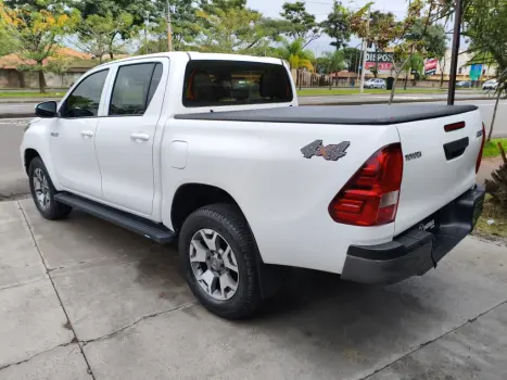 TOYOTA Hilux Caminhonete 2.8 16V  LOW M4FD 4X4 TURBO DIESEL CABINE DUPLA, Foto 4