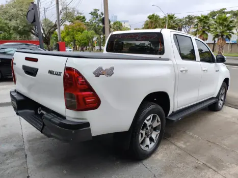 TOYOTA Hilux Caminhonete 2.8 16V  LOW M4FD 4X4 TURBO DIESEL CABINE DUPLA, Foto 6