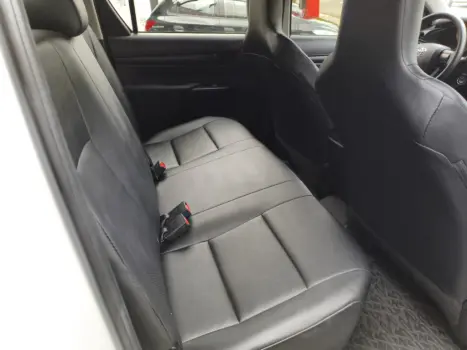 TOYOTA Hilux Caminhonete 2.8 16V  LOW M4FD 4X4 TURBO DIESEL CABINE DUPLA, Foto 11