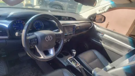 TOYOTA Hilux Caminhonete 2.7 16V 4P SRV FLEX CABINE DUPLA AUTOM�TICO, Foto 6