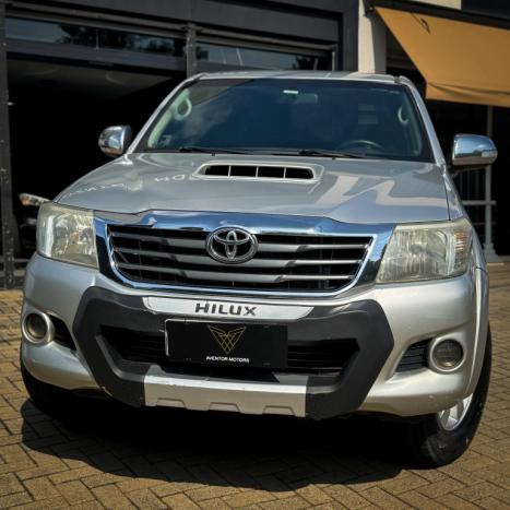 TOYOTA Hilux Caminhonete 3.0 4P SR 4X4 DIESEL CABINE DUPLA, Foto 2