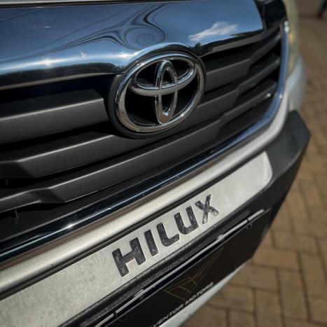 TOYOTA Hilux Caminhonete 3.0 4P SR 4X4 DIESEL CABINE DUPLA, Foto 4