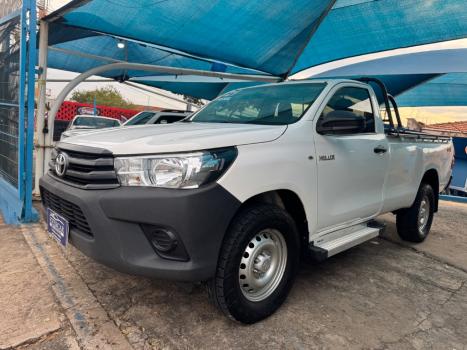 TOYOTA Hilux Caminhonete 2.8 4X4 DIESEL CABINE SIMPLES, Foto 1