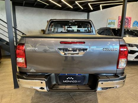 TOYOTA Hilux Caminhonete 2.8 16V 4P SR 4X4 DIESEL CABINE DUPLA AUTOM�TICO, Foto 4