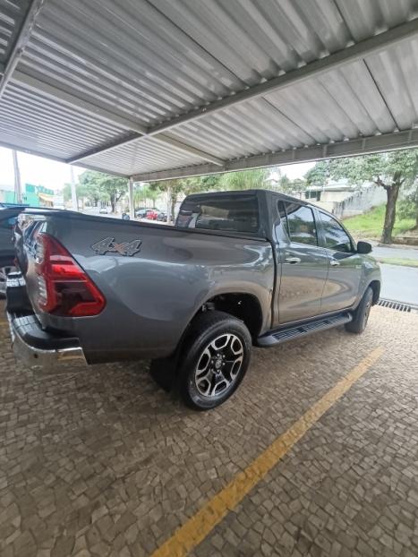 TOYOTA Hilux Caminhonete 2.8 16V SRX 4X4 DIESEL CABINE DUPLA AUTOM�TICO, Foto 3