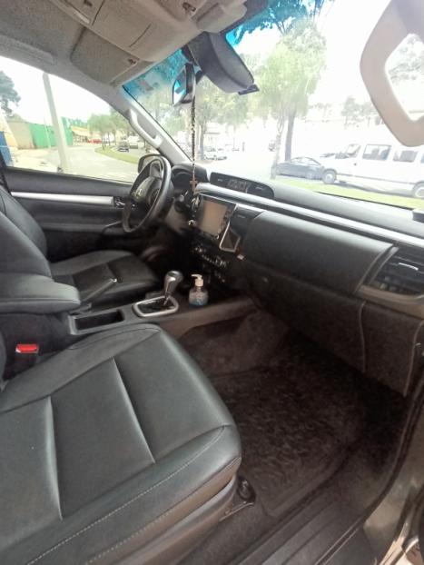 TOYOTA Hilux Caminhonete 2.8 16V SRX 4X4 DIESEL CABINE DUPLA AUTOM�TICO, Foto 12