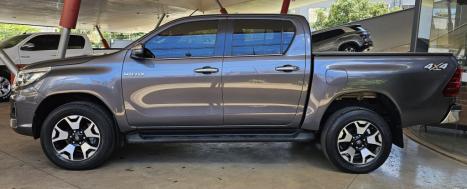 TOYOTA Hilux Caminhonete 2.8 16V SRX 4X4 TURBO DIESEL CABINE DUPLA AUTOM�TICO, Foto 4