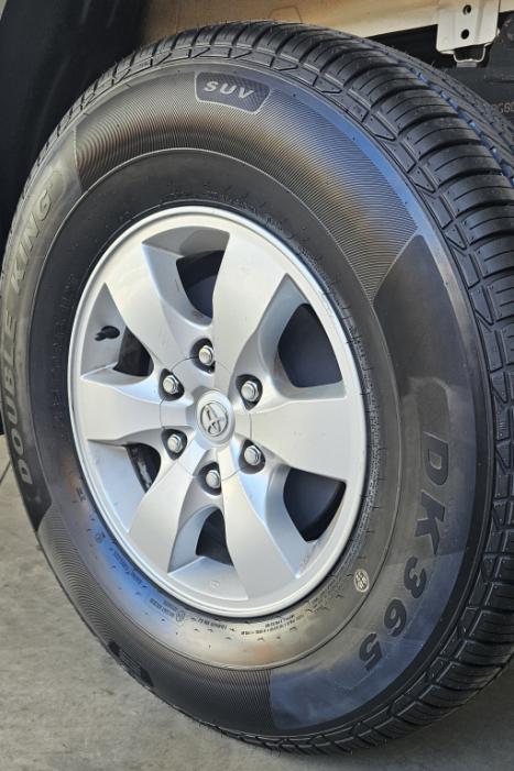 TOYOTA Hilux Caminhonete 2.7 16V 4P SRV FLEX 4X4  CABINE DUPLA AUTOM�TICO, Foto 9