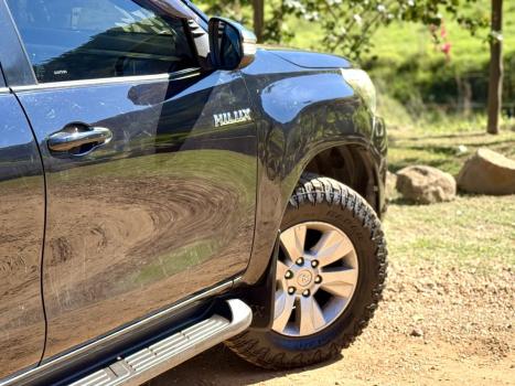 TOYOTA Hilux Caminhonete 2.8 16V SRV 4X4 DIESEL CABINE DUPLA AUTOM�TICO, Foto 10