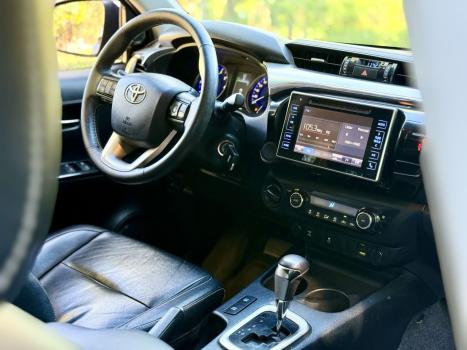 TOYOTA Hilux Caminhonete 2.8 16V SRV 4X4 DIESEL CABINE DUPLA AUTOM�TICO, Foto 11