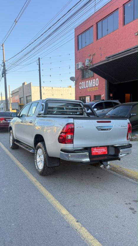 TOYOTA Hilux Caminhonete 2.7 16V 4P SRV FLEX CABINE DUPLA AUTOM�TICO, Foto 4
