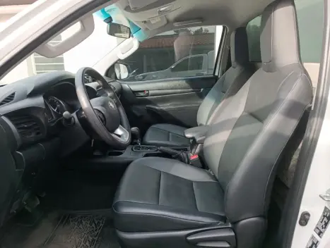 TOYOTA Hilux Caminhonete 2.8 4X4 DIESEL CABINE SIMPLES, Foto 10