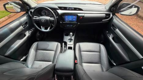 TOYOTA Hilux Caminhonete 2.8 16V SRV 4X4 DIESEL CABINE DUPLA AUTOM�TICO, Foto 4