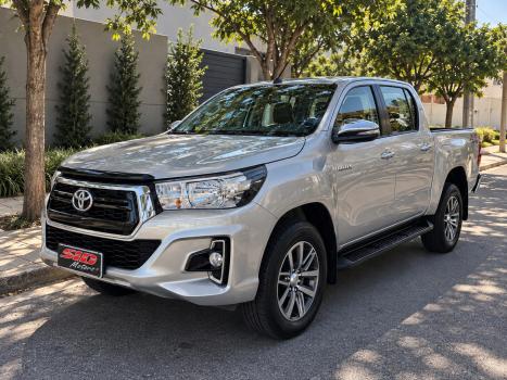 TOYOTA Hilux Caminhonete 2.8 16V SRV 4X4 DIESEL CABINE DUPLA AUTOMÁTICO, Foto 1