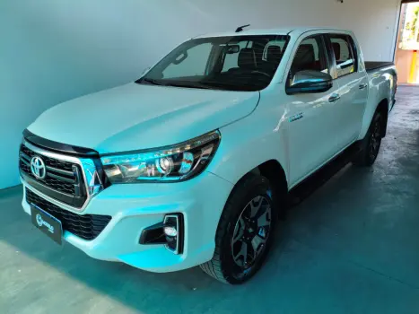 TOYOTA Hilux Caminhonete 2.8 16V SRX 4X4 TURBO DIESEL CABINE DUPLA AUTOM�TICO, Foto 2