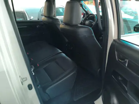 TOYOTA Hilux Caminhonete 2.8 16V SRX 4X4 TURBO DIESEL CABINE DUPLA AUTOM�TICO, Foto 7