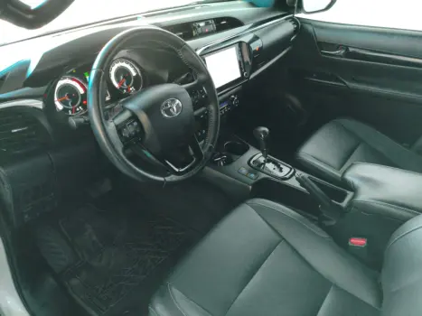 TOYOTA Hilux Caminhonete 2.8 16V SRX 4X4 TURBO DIESEL CABINE DUPLA AUTOM�TICO, Foto 9