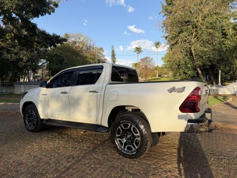 TOYOTA Hilux Caminhonete 2.8 16V SRX 4X4 TURBO DIESEL CABINE DUPLA AUTOM�TICO, Foto 2
