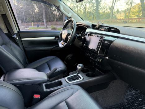 TOYOTA Hilux Caminhonete 2.8 16V SRX 4X4 TURBO DIESEL CABINE DUPLA AUTOM�TICO, Foto 4