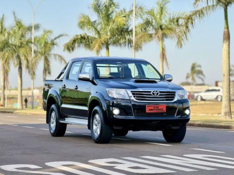 TOYOTA Hilux Caminhonete 3.0 4P 4X4 SRV TURBO DIESEL CABINE DUPLA AUTOM�TICO, Foto 1