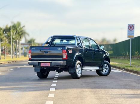 TOYOTA Hilux Caminhonete 3.0 4P 4X4 SRV TURBO DIESEL CABINE DUPLA AUTOM�TICO, Foto 4