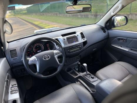 TOYOTA Hilux Caminhonete 3.0 4P 4X4 SRV TURBO DIESEL CABINE DUPLA AUTOM�TICO, Foto 9