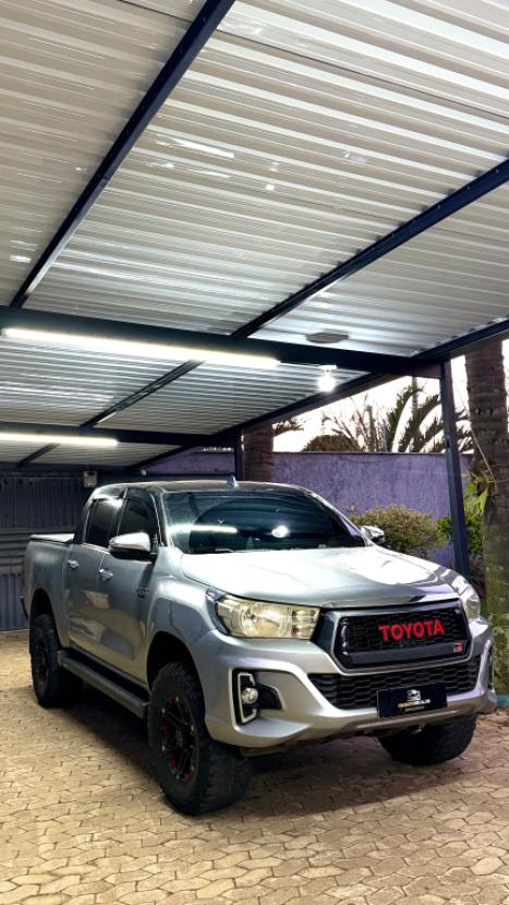 TOYOTA Hilux Caminhonete 2.8 4P 4X4 DIESEL CABINE DUPLA, Foto 5
