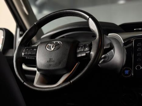 TOYOTA Hilux Caminhonete 2.8 16V SRX 4X4 TURBO DIESEL CABINE DUPLA AUTOM�TICO, Foto 8