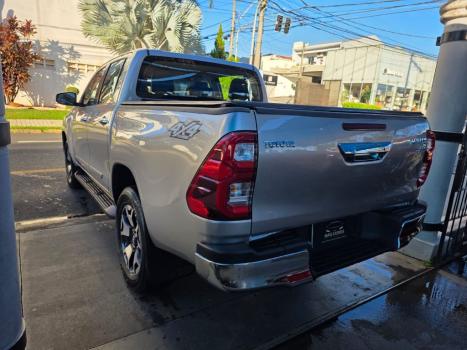 TOYOTA Hilux Caminhonete 2.8 16V SRX 4X4 TURBO DIESEL CABINE DUPLA AUTOM�TICO, Foto 4