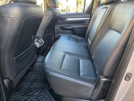 TOYOTA Hilux Caminhonete 2.8 16V SRX 4X4 TURBO DIESEL CABINE DUPLA AUTOM�TICO, Foto 9